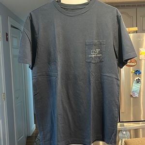 Small Men’s Vineyard Vines T-Shirt